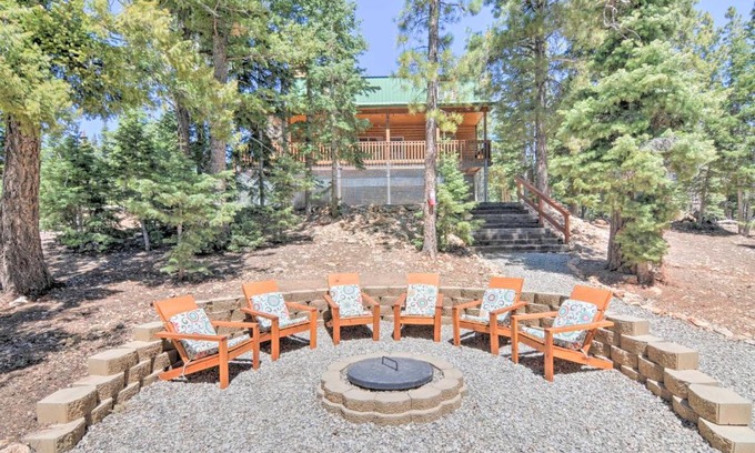 Meadow View Heights House | Duck Creek Village Cabin Near National Forest!