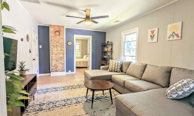 Ohio City House | Duck Island Getaway - Close to Downtown and West Side Market