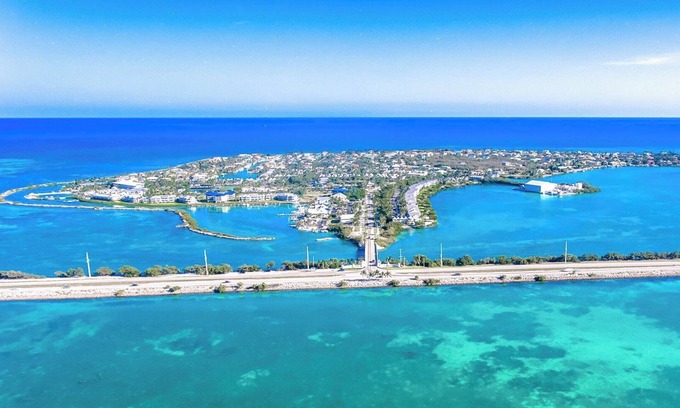 Marathon House | Duck Key Bimini Retreat 3 bedroom 2 bath home with