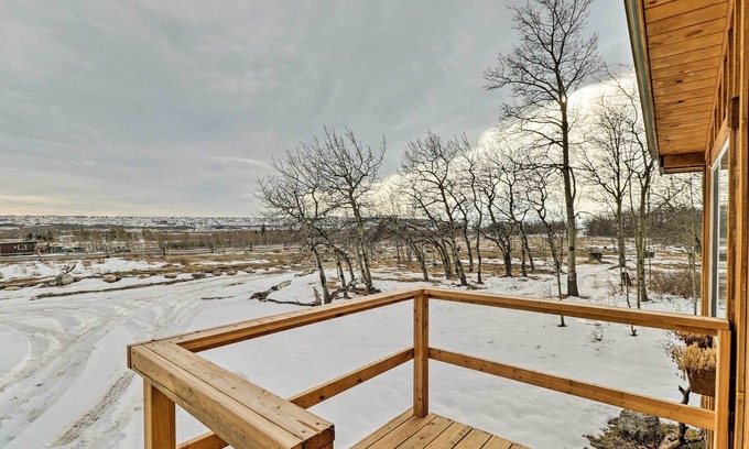 Babb Cabin | Duck Lake Cabin Rental Near Glacier National Park!