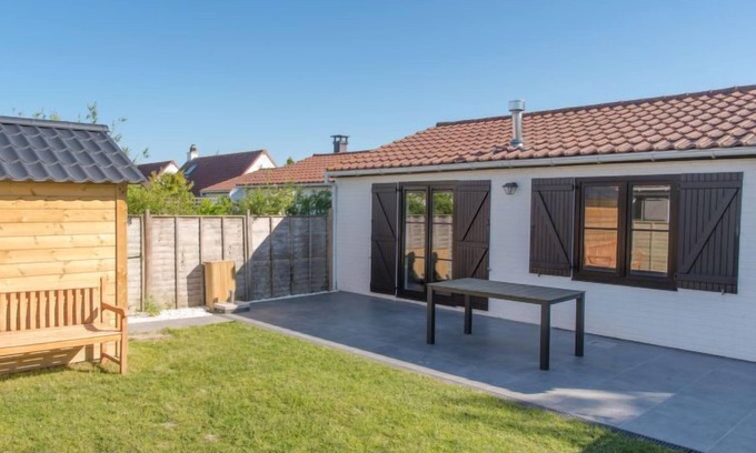 De Haan House | Duinenhuisje 25 parking and shared pool by Interhome