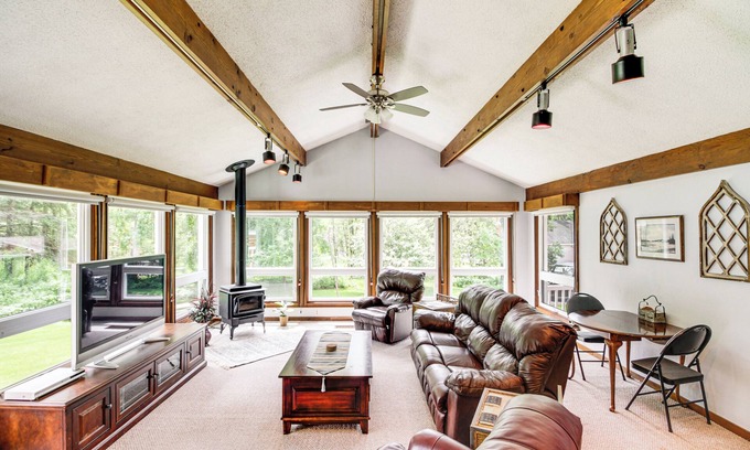 Duluth House | Duluth Lake House - Walk to Beach & Boat Ramp!