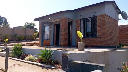 Mzuzu Bed & Breakfast | Dunduzu Village Lodge