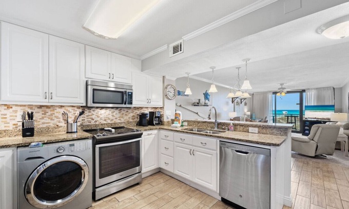 Thomas Drive Apartment | Dunes of Panama A102 - Beachfront Getaway