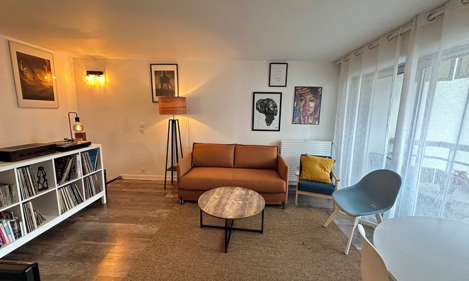 Curial Cambrai Apartment | Duplex 3 Pièces Avec Balcons et Parking à Paris 19