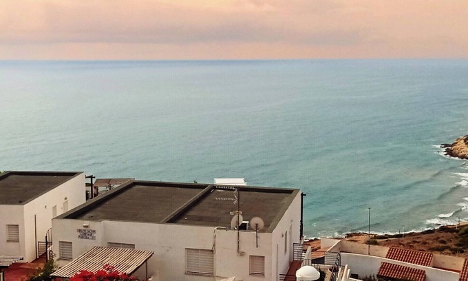 Peniscola Apartment | Duplex 85m2, sea view, swimming pool, A.C, wifi, TV, 10' walk from the center.