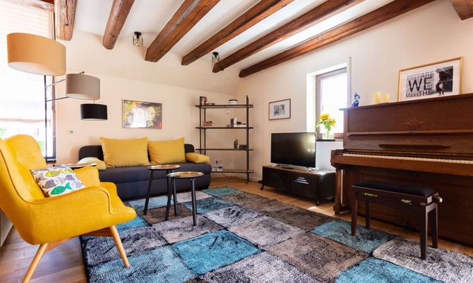 Obernburg Apartment | Duplex apartment on 2 floors with freshly tuned piano in Obernburg am Main