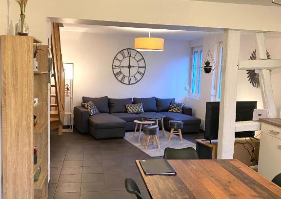 Wintzenheim Apartment | Duplex moderne à 10 minutes de Colmar