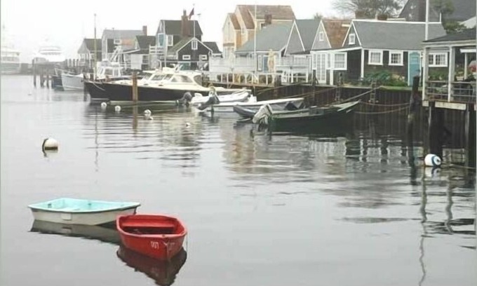 Nantucket Condo | Duplex Sunny Condo in residential neighborhood, 5min walk to bike paths!