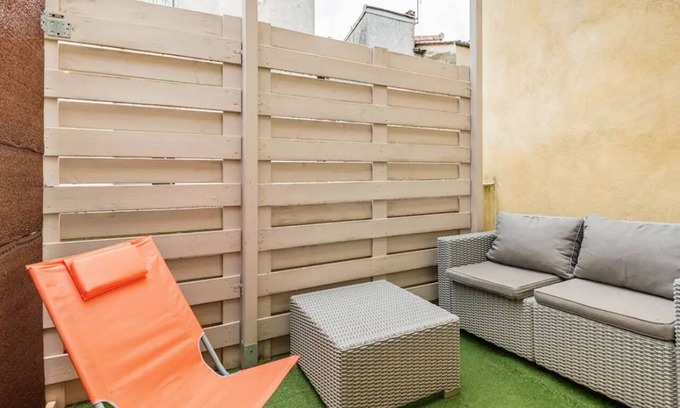 Capucins - Victoire Apartment | Duplex, Terrasse, Air Con, Car park