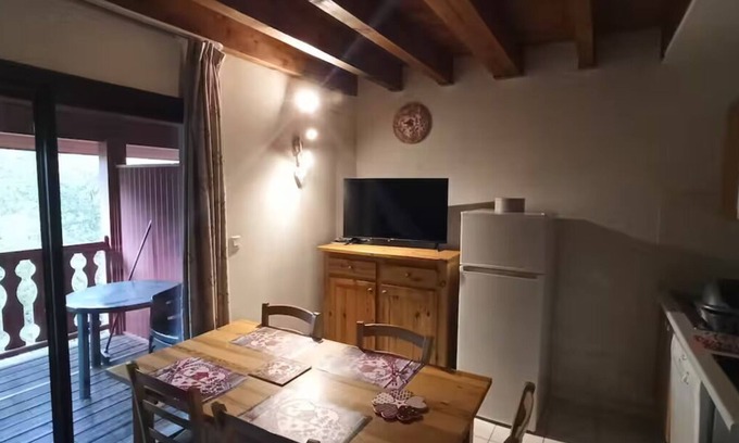 Arreau Apartment | Duplex with mountain and river views. Pets allowed