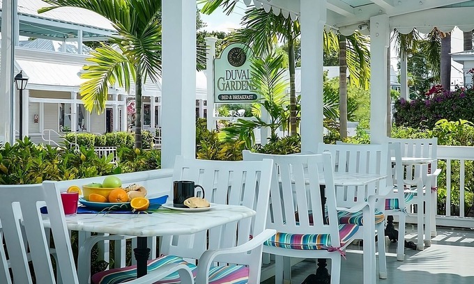 Uptown - Upper Duval House | Duval Gardens King Adults Only at The Guesthouses at Southernmost Beach Resort