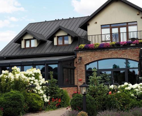 Jabłonna-Majatek Bed & Breakfast | Dworek Jabłonna