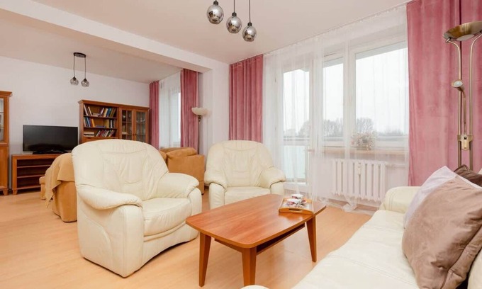 Okecie Apartment | Dwudziestolatków 3 | For Families | 2 Balconies
