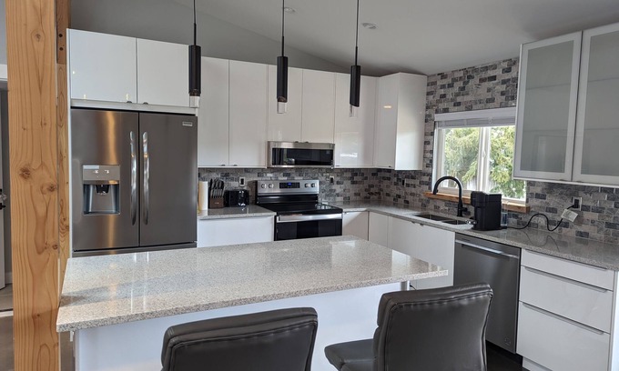 Comox House | Dyke Rd House - Home away from home
