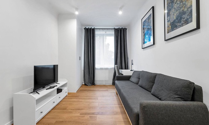 Muranow Apartment | Dzielna Standard Apartment