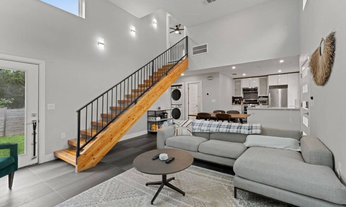 MLK House | E. Austin Oasis Nr Downtown |Workspaces|Fast Wifi