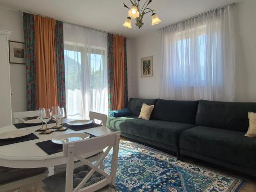 Igalo Apartment | E&E Apartments Green Oasis