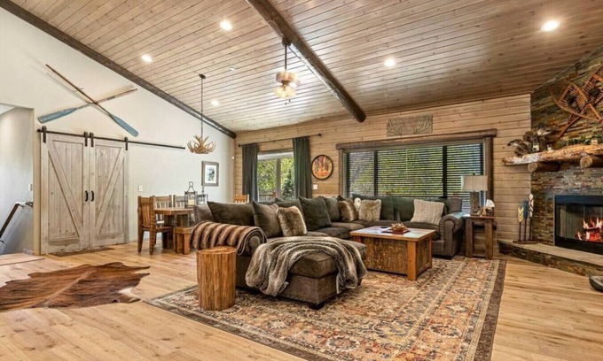 Eagle Mountain Estates House | Eagle Creek Lodge w/Spa + Games + Creek