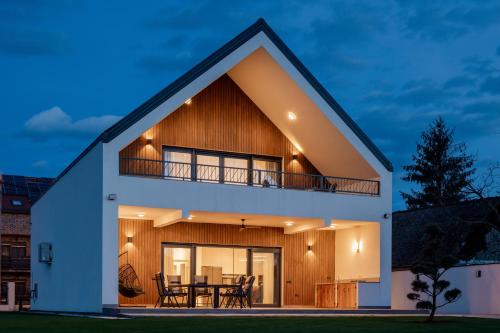 Kopacevo Villa | Eagle’s Nest Villa