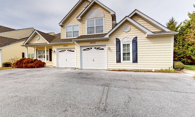 Keys Of Marsh Harbor House | Eagles Landing home with gas fireplace, washer/dryer, pool & tennis court