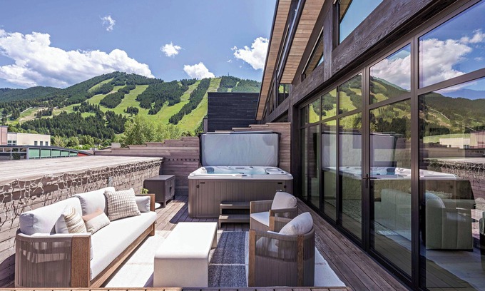 Jackson Condo | Eagle’s Rest - Top Floor 3 BR Luxury Residence