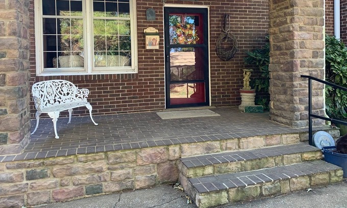 Franklin Other | Early 1800 farmhouse sitting in the middle of beautiful farmland.