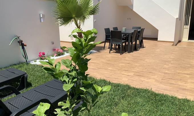 Poggiardo House | East Coast House