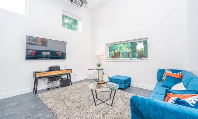 Greater East End House | East Downtown Modern Luxury Retreat