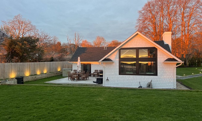 Center Moriches Cottage | East End cottage on water! Outdoor tub&shower! Minutes from Hamptons & wineries.