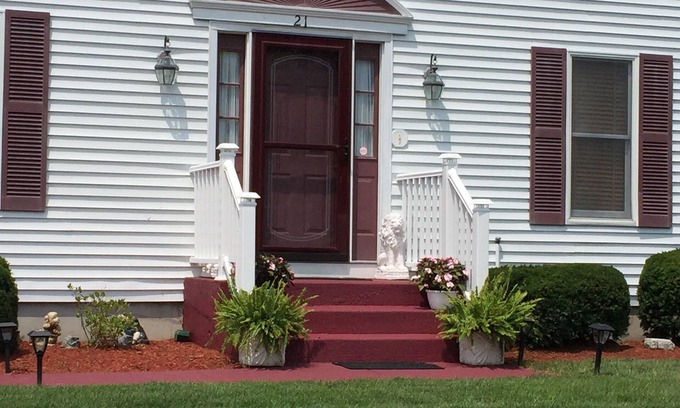 Manorville House | East End Escape secluded -close to NY city,nHamptons and Fire Island!
