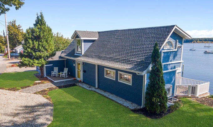 East Greenwich House | East Greenwich Waterfront Gem