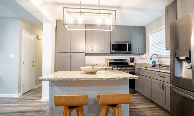 Candler-McAfee House | East Lake Hideaway - Insurance & Corporate Rental