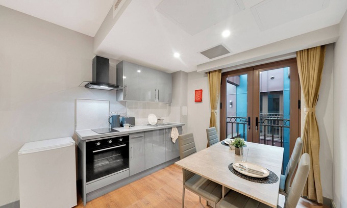 Valentines Apartment | East London Studio Apartment - Ilford
