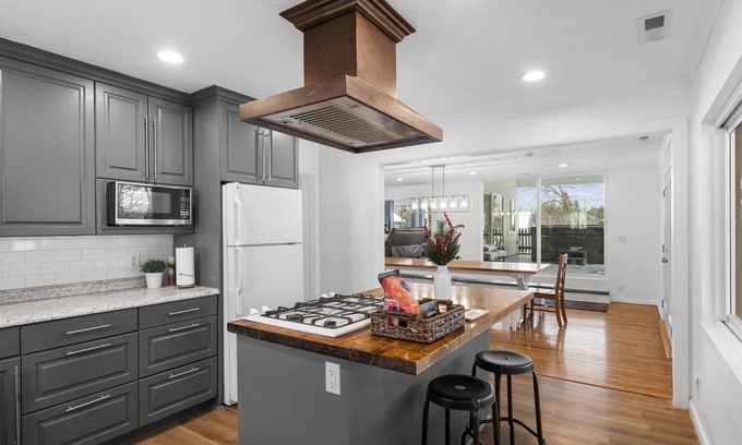 Canyon Rim House | East Millcreek Retreat With Hot Tub