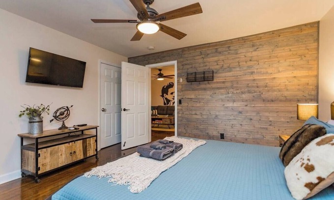 East Nashville House | East Nash Cottage only 3 Miles to Broadway!