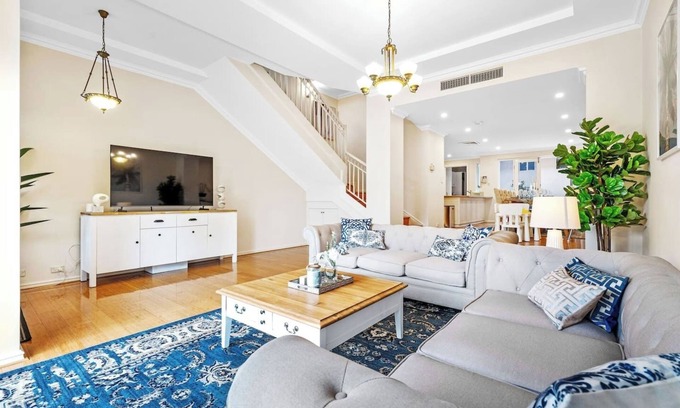 East Perth House | East Perth Luxury Waterfront Retreat