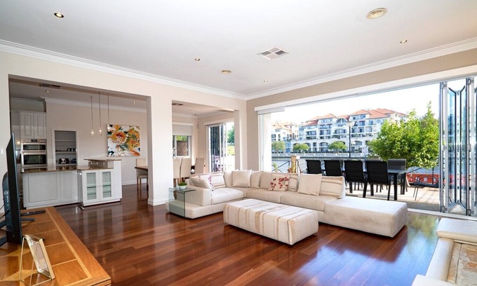 East Perth House | East Perth - River Front Indulgence