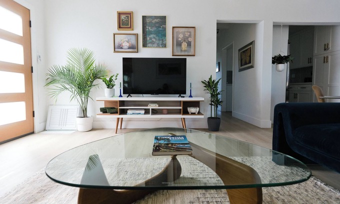 Eagle Rock House | East Side Hillside Hideaway