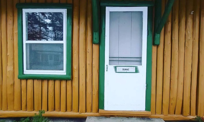 East Tawas Cabin | East Tawas 1 bedroom Sumac cabin