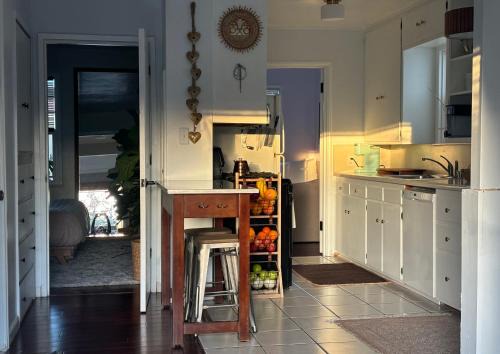 Mar Vista House | East Venice bungalow