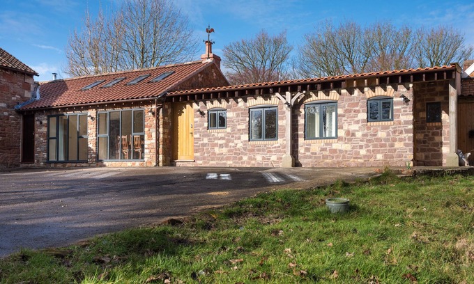 Belluton Cottage | EAST WING, pet friendly, character holiday cottage in Pensford