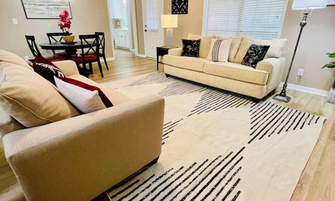 Hammond Apartment | Eastgate 13A Cozy family retreat close to downtown Hammond