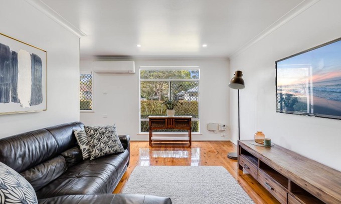 East Toowoomba House | Eastside Haven - Central & Convenient!