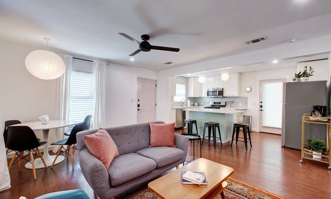 East MLK House | Eastside Remodeled Monthly Rental, 10 Mins to Downtown, Pet Friendly, Fast WiFi