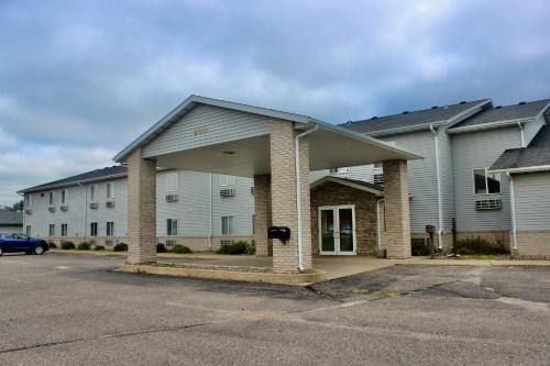 Motley Hotel | Eastwood Inn