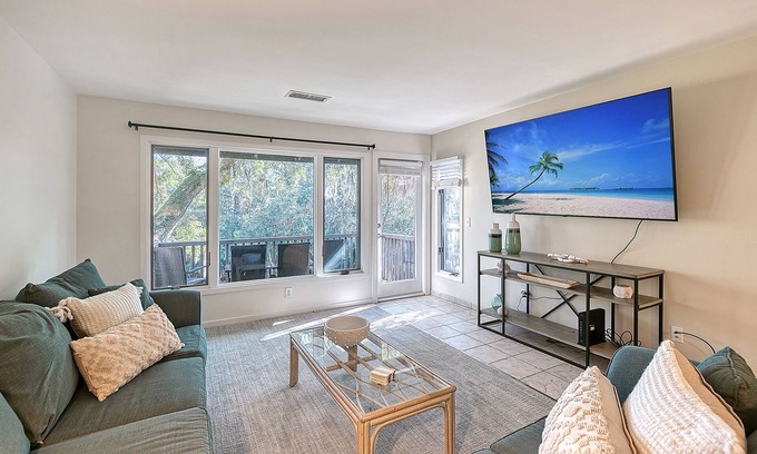 West Beach Village Villa | Easy beach access, dog friendly!