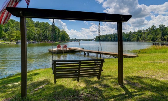 Prosperity House | Easy Lake Living - Sleeps 8