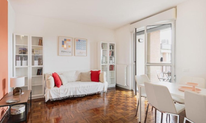 Zona Lancetti Apartment | Easylife - Accogliente dimora con balcone
