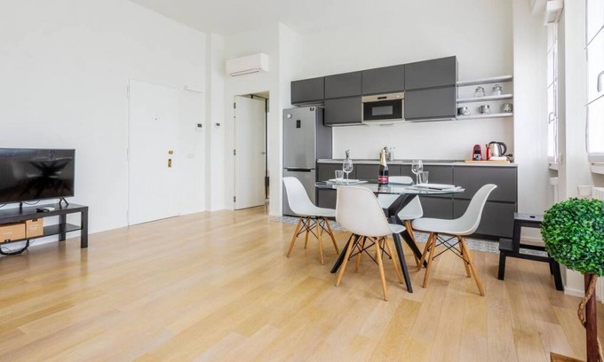 Centro Storico Apartment | Easylife -Beautiful and bright apartment at Colonne di S. Lorenzo